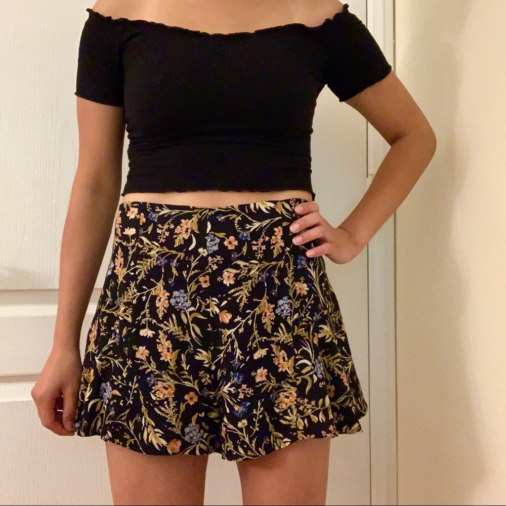 Urban Outfitters Black Floral Print Flowy Shorts